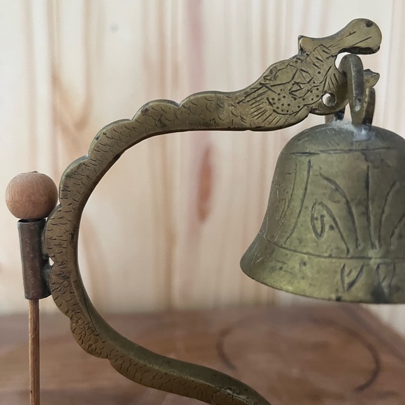 Vintage etched oriental dragon bell. Made in china - Picture 4 of 5